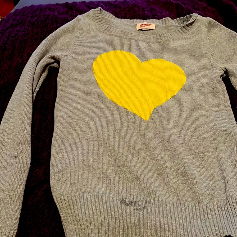 Grey crew net sweater great for girls 10-15 has a yellow heart in front